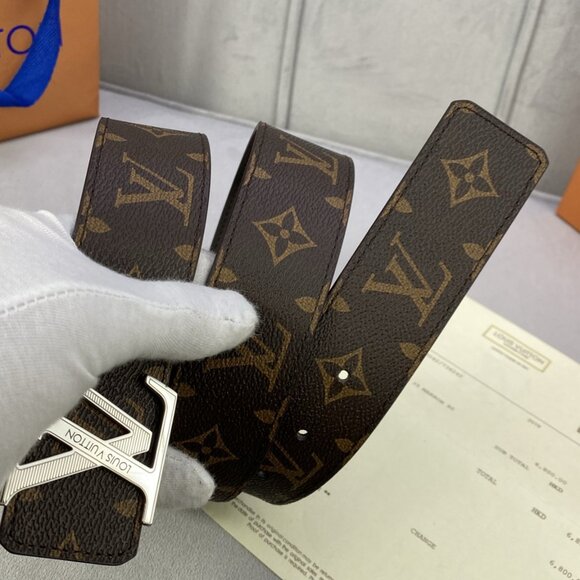 Louis Vuitton belts - Picture 1 of 5